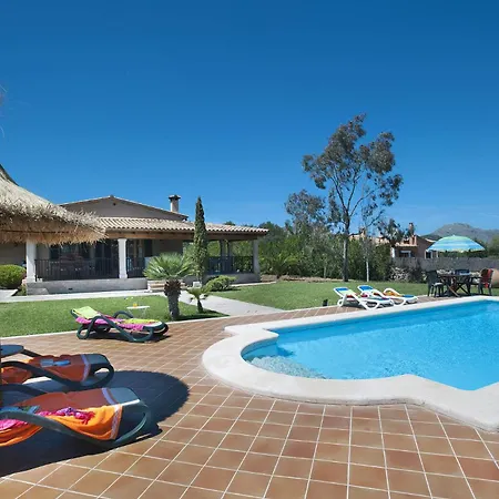 Villa Monserrat By *